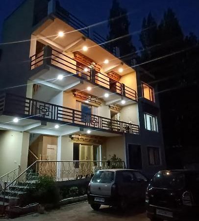 Zlatan Guest House 레 외부 사진